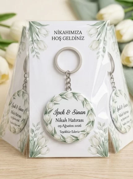 Nikah Hediyesi & Hatırası - Adaçayı Yeşili & Beyaz Lale - Kişiye Özel Açacaklı Buton Rozet Anahtarlık 3lü Sunum Kartı ve Set