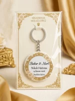 58mm Nikah ve Düğün Hediyeliği Açacaklı Buton Rozet Magnet ve İsimli Kart Örneği
