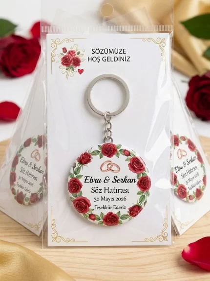 Söz Hediyesi & Hatırası - Kırmızı Gül Buketi & Gold Bordür - Kişiye Özel Açacaklı Buton Rozet Anahtarlık 3lü Sunum Kartı ve Set