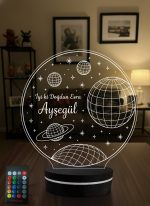 Doğum Günü Hediyesi Gezegenler & Uzay 3D LED Lamba, Arkadaşa Sevgiliye Hediye, Kişiye Özel Gece Lambası - 3D LED Gece Lambası (Eymi)