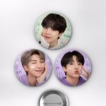 BTS RM, Suga, Jungkook, Jimin Pastel Soft K-Pop Temalı Çanta Rozeti İğneli Buton Rozet Seti Set 1 3’lü (58 mm)