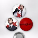 BTS Suga, Jungkook, J-Hope Kırmızı Yıldız Konsepti K-Pop Temalı Çanta Rozeti İğneli Buton Rozet Seti Set 3 3’lü (58 mm)