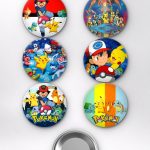 Pokémon Ash Ketchum ve Pikachu Temalı Çanta Süsü Rozet İğneli Buton Rozet Seti Set 1 (6 ADET) (58 mm)