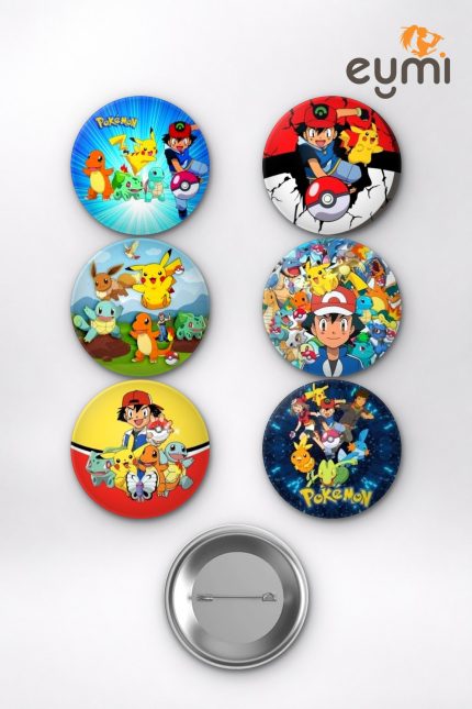 Pokémon Ash Ketchum ve Pikachu Temalı Çanta Süsü Rozet İğneli Buton Rozet Seti Set 2 (6 ADET) (58 mm)